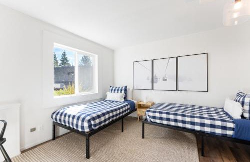 Lake Forest Casa | A-Frame Cabin with Hot Tub & Close to Lake Tahoe