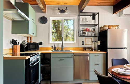 Arrowbear Lake Cabina | New! Modern A-Frame Casita, 2 min walk to lake