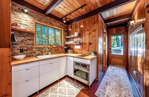 West Village Cabina | A-Frame Escape ~Unique stay w/ comfort & style