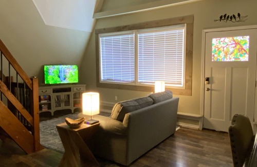 Banks County Cabaña | A-Frame Getaway! 3 beds, 2 baths, hot tub