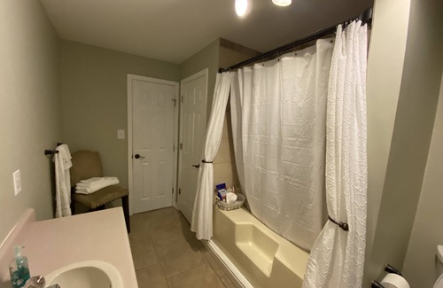 Banks County Cabaña | A-Frame Getaway! 3 beds, 2 baths, hot tub