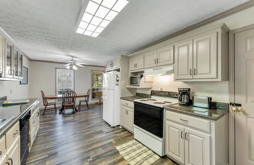 Trimble Casa | "A-Frame of Mind" -Close to Smith Lake Park , Drifters Restaurant, Downtown Cullman