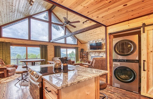 Clyde Chalet De Esquí | A-Frame on Private Mountaintop with Long Range Views