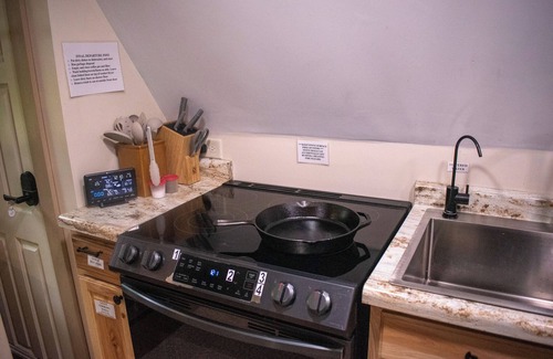 Bainbridge Cabina | A-Frame; Peace; Seclusion; Woods; Wildlife; TreeTop Lounging/Sleeping; Campfires
