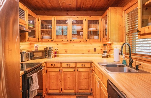 Gainesville Cabina | A-Frame w/Hot Tub, K beds +more!