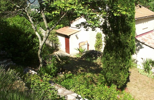 Brignoles Casa | A fully equipped villa with pool and garden in the middle of the forest