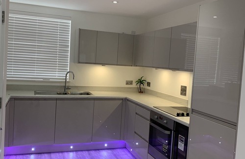 Basildon Casa | A G2 Luxury home that sleeps up to 4 guests