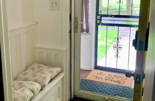 Akron Casa | A Gem near the Lake