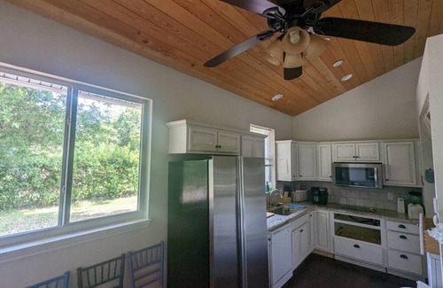 Sarasota Casa | A Gem of Country Charm close to everything