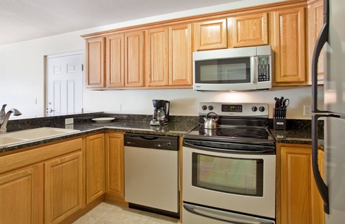 Crystal Harbour Apartamento | A Getaway in Paradise! Unit with Full Kitchen, Outdoor Pool, Free Parking!
