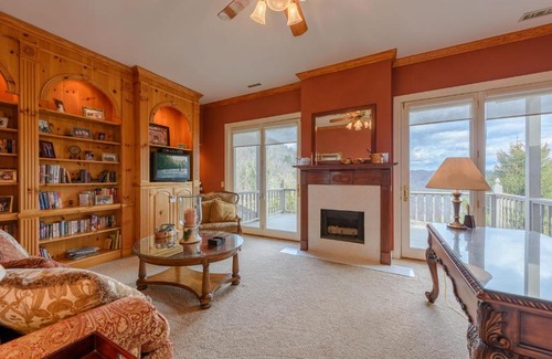 Boone Casa | A Glowing View