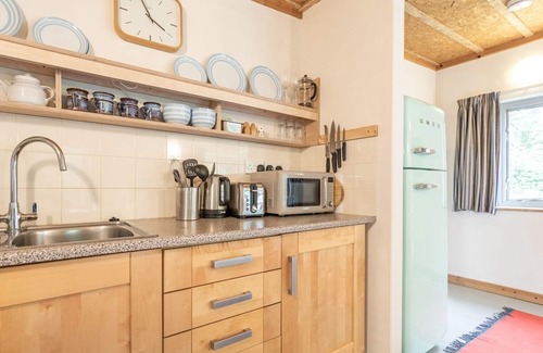 Cardigan Cabina | A gorgeous hideaway perfect for two, close to the coast