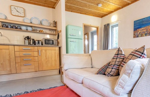 Cardigan Cabina | A gorgeous hideaway perfect for two, close to the coast