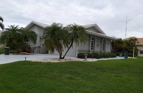 Burnt Store Isles Casa | RETIRO "PUNTA GORGEOUS"