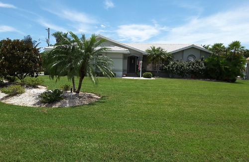 Burnt Store Isles Casa | RETIRO "PUNTA GORGEOUS"