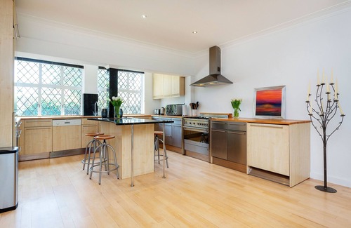West Hill Casa | A Great Adventure, by Veeve