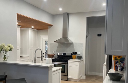Terrell Hills Casa | A guest favorite! Charming 2-bedroom house- stylish comfort in a great area