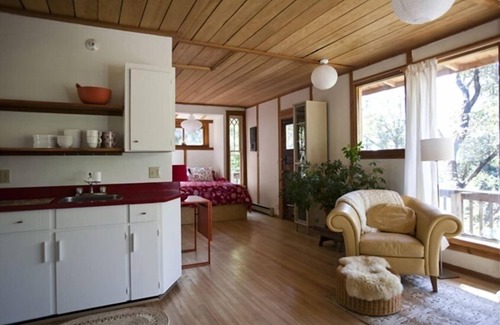 Salt Spring Island Cabina | Un nido feliz en los árboles, Salt Spring Cottage único cerca de la ciudad