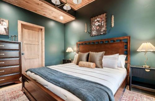 Sevierville Casa | A Haven of Comfort Elegance Views and Hot tub