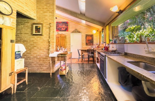 Carapicuiba Casa | A Haven of Inspiration in Granja Viana