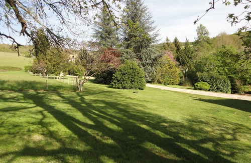 Douville Casa | Un remanso de paz, rodeado de un hermoso parque, en el corazón de Périgord.
