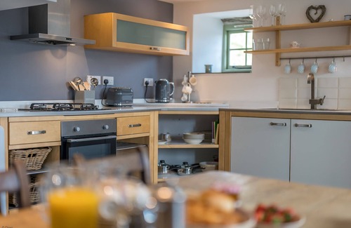 Cwmtirmynach Cabaña | A hidden gem in a remote mountain location | Pengwern
