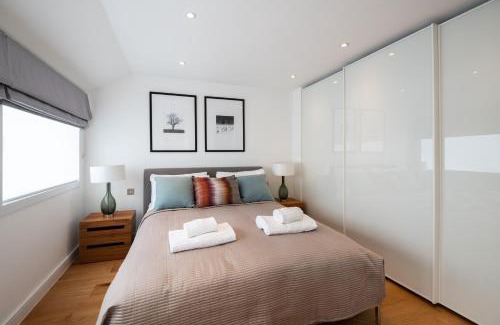 Queen's Park Apartamento | A Hint of Pink