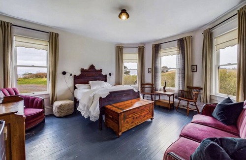 Loleta Otro | A historic Colonial Revival Farmhouse and estate overlooking Humboldt Bay
