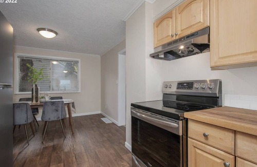 Portsmouth Casa | A Home A Way from your Home with 3-bedroom & 2 bathroom with free parking