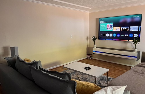 Portsmouth Casa | A Home A Way from your Home with 3-bedroom & 2 bathroom with free parking