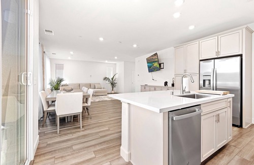 Folsom Casa | A Home Away From Home! 3 Bedroom, 2.5 Bathrooms New Home! New Furniture!