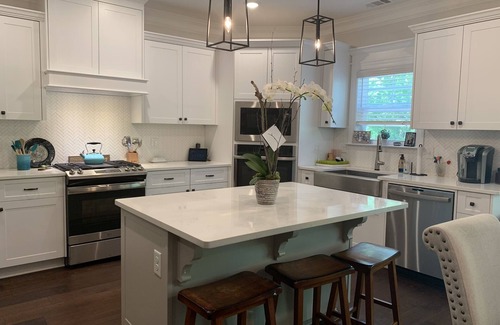 Evans Casa | A Home Away From Home Masters Rental!