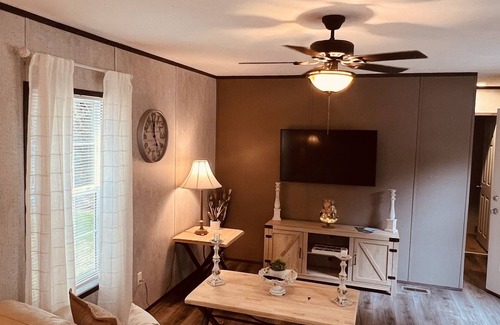 Middle Grove Casa | A home retreat in the mountain of Middle Grove, NY just 20 mins from Saratoga