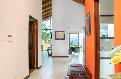 Orosi Casa | Casa Sofia, una casa en una granja. Un tesoro cerca de Orosi.