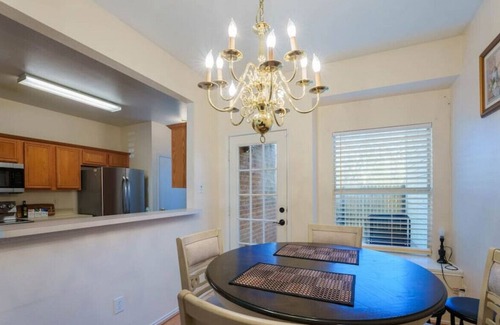 Garland Casa | A Homey and Relaxing Stay in Garland