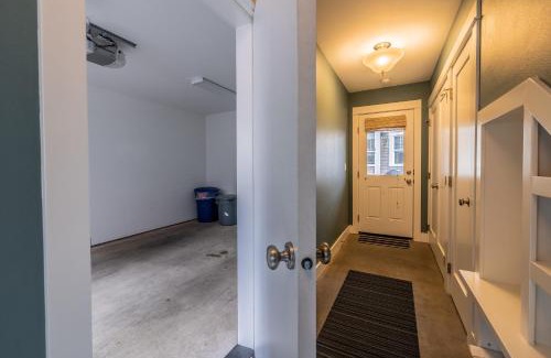 Seabrook Casa | A Hop Skip n Away by Seabrook Hospitality