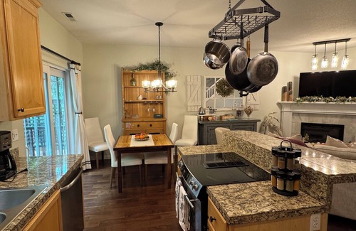Bull Mountain Casa | A House On Catalina 3-bedroom townhome in Tigard, OR w/ AC, WiFi, patio & grill