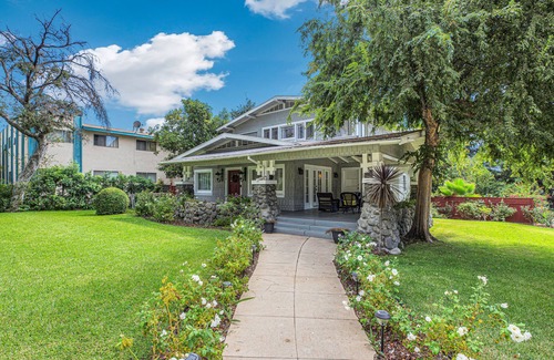 Pasadena Casa | A Huge, Calm, Relaxing, Beautiful Home w Swim Spa close to Universal Studio