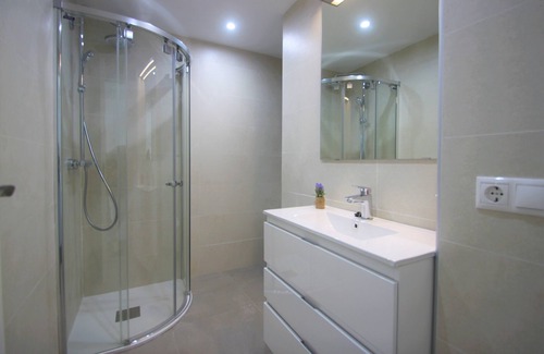 Vista Hermosa Apartamento | Una joya a tan solo 100 metros de playa de Postiguet, con vistas al mar.