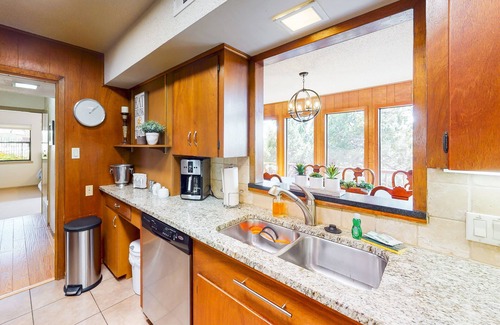 Sky Forest Casa | A King's View of Hill Country: Scenic Home w/ End-to-End Deck