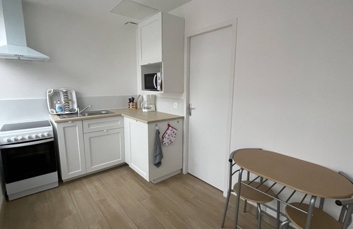 Bellegarde-du-Loiret Apartamento | Apartamento-Baño con ducha-Vista a la Calle-A l'Apparte