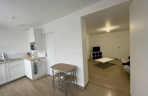 Bellegarde-du-Loiret Apartamento | Apartamento-Baño con ducha-Vista a la Calle-A l'Apparte