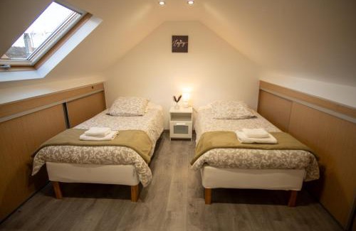 Le Pin Apartamento | A L'Ombre du Pin "7" - Spacious T3 Duplex near Disneyland and Paris, 1-6 Guests
