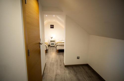 Le Pin Apartamento | A L'Ombre du Pin "7" - Spacious T3 Duplex near Disneyland and Paris, 1-6 Guests