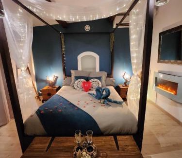 Cuges-les-Pins Cama Y Desayuno | A l'Orée des pins - Gite et spa de 30 m2- Home Cinéma et massage en sup