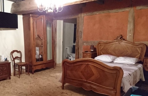 Curciat-Dongalon Casa | A La Poularde