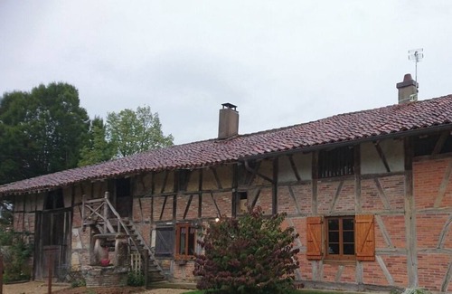 Curciat-Dongalon Casa | A La Poularde