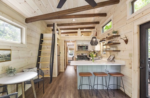 Oconee County Cabina | A Lakefront Tiny Cabin: Kayaks,SUP,Near Jocassee