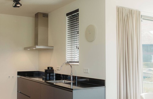 Heeg Casa | A large detached Watervilla with view of the inner harbour