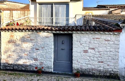 Port-Sainte-Foy-et-Ponchapt Casa | A Little Gem on the Banks of the River Dordogne